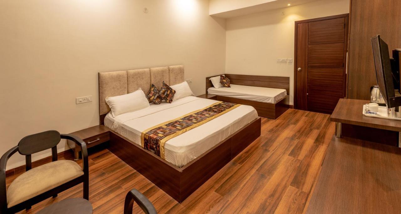 De Manora Homes - Unpretentious Hotel With A Garden , Posh Area Ranjit Avenue Amritsar Habitación foto